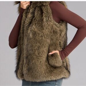 NWT BROWN FAIX FUR